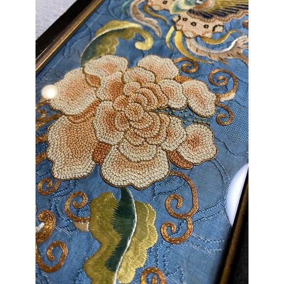 Beautiful 19th Century Chinese Silk on Silk Embroidery Panel - Custom Framed - Picture 2 of 8